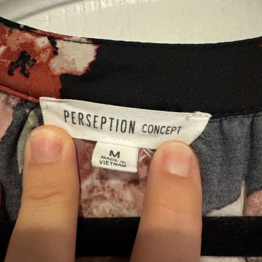 PerSeption Concept Black Floral Blouse - Picture 2 of 5